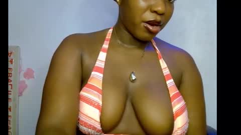 Snapshot of sweetpetitgirl chatting on 02/15/26, 07:51 LILY BRANDY online show from 02/15/26, 07:51