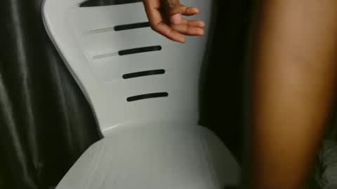 slim ivy online show from 03/23/26, 09:02