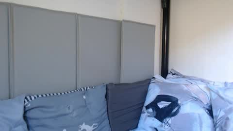 Snapshot of sweetraffy18 chatting on 09/25/25, 12:25 Raffy online show from 09/25/25, 12:25