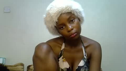 Snapshot of sweetrall chatting on 02/17/26, 01:07 Lilly online show from 02/17/26, 01:07