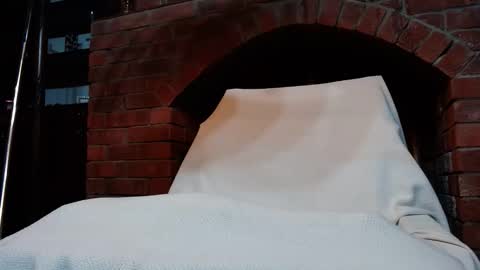 Snapshot of sweetredberries chatting on 01/18/26, 12:42 Sweet Red Berries online show from 01/18/26, 12:42