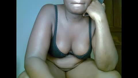 Snapshot of sweetrenne chatting on 01/12/25, 06:49 sweetrenne online show from 01/12/25, 06:49