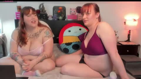 Snapshot of sweetsapphics chatting on 01/28/25, 02:31 ruby and scarlet online show from 01/28/25, 02:31