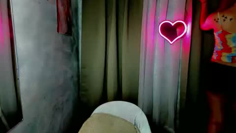 Snapshot of sweetsassyvv chatting on 10/23/25, 02:33 sweetsassyvv online show from 10/23/25, 02:33