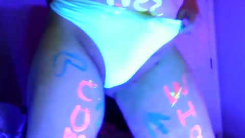 Sweetscar22 online show from 12/25/24, 04:12