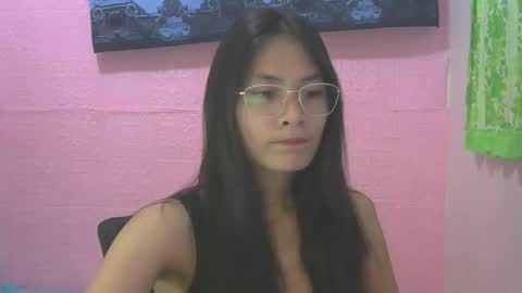 Mia online show from 10/17/25, 02:48