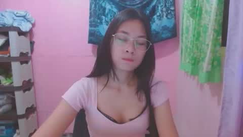 Mia online show from 05/07/26, 02:06
