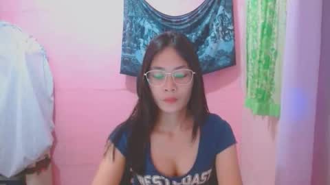 Mia online show from 05/15/26, 12:45