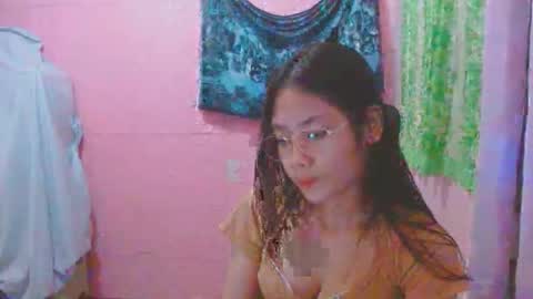 Mia online show from 05/17/26, 01:18