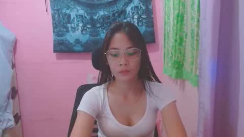 Mia online show from 05/31/26, 04:09