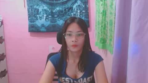 Mia online show from 06/03/26, 06:05