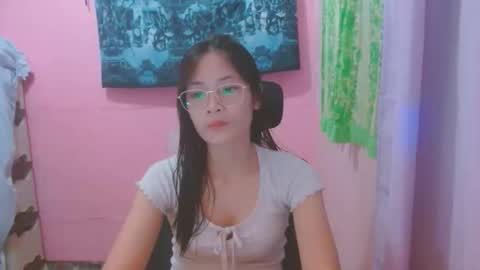 Mia online show from 06/08/26, 04:57