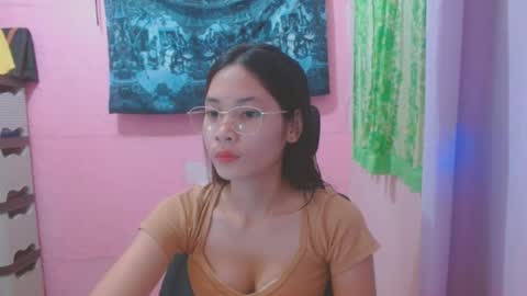 Snapshot of sweetsexygirl20 chatting on 06/22/26, 05:59 Mia online show from 06/22/26, 05:59