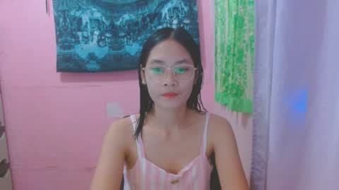 Snapshot of sweetsexygirl20 chatting on 06/30/26, 05:52 Mia online show from 06/30/26, 05:52