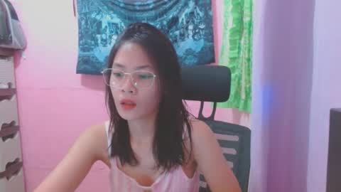 Snapshot of sweetsexygirl20 chatting on 07/17/26, 04:30 Mia online show from 07/17/26, 04:30