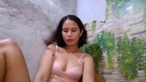 Snapshot of sweetsexylyn chatting on 05/11/26, 01:11 sweetsexylyn online show from 05/11/26, 01:11