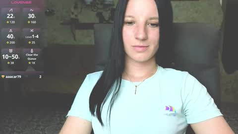 Snapshot of sweetshy99 chatting on 05/24/26, 05:40 Sweet Shy online show from 05/24/26, 05:40
