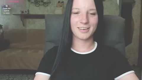 Snapshot of sweetshy99 chatting on 06/01/26, 01:46 Sweet Shy online show from 06/01/26, 01:46