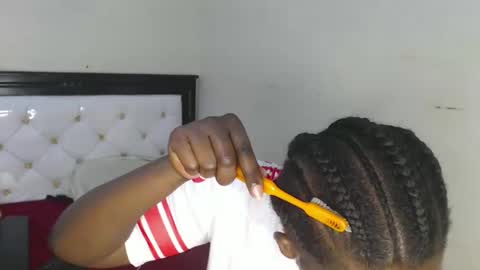 sweetslyvie online show from 04/13/26, 07:03