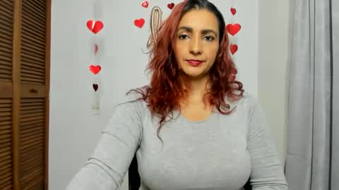 Snapshot of sweetsofia5 chatting on 12/17/24, 04:01 Sofia online show from 12/17/24, 04:01