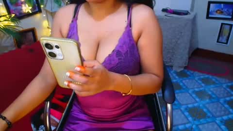 Snapshot of sweetsour18 chatting on 09/09/25, 01:05 SweetSour online show from 09/09/25, 01:05