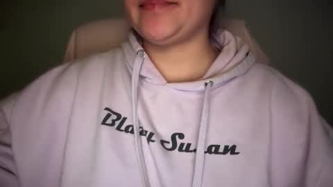 Snapshot of sweetssmashed chatting on 05/15/26, 08:27 sweetssmashed online show from 05/15/26, 08:27