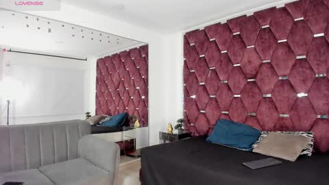 Snapshot of sweetstacy_ chatting on 02/18/25, 09:42 sweetstacy_ online show from 02/18/25, 09:42