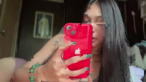 Snapshot of sweetstares chatting on 10/28/25, 03:10 yanny online show from 10/28/25, 03:10