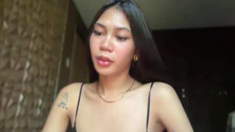 Snapshot of sweetstares chatting on 11/05/25, 02:22 yanny online show from 11/05/25, 02:22