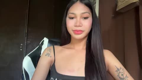 Snapshot of sweetstares chatting on 02/11/26, 12:26 yanny online show from 02/11/26, 12:26