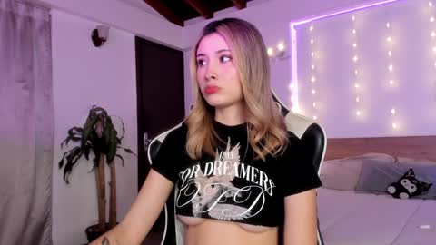 Cat independent model  online show from 01/07/25, 03:35