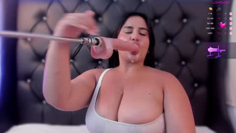 Snapshot of sweett_katty_ chatting on 01/20/25, 10:37 1430 - 22-00 online show from 01/20/25, 10:37