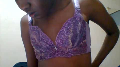 sweett_kimmie online show from 07/12/26, 07:05