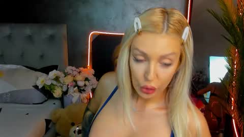 Jessica online show from 09/26/25, 06:12