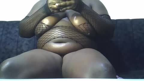 Snapshot of sweettlove1 chatting on 12/01/24, 09:15 sweettlove1 online show from 12/01/24, 09:15