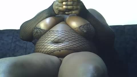 Snapshot of sweettlove1 chatting on 12/02/24, 12:19 sweettlove1 online show from 12/02/24, 12:19