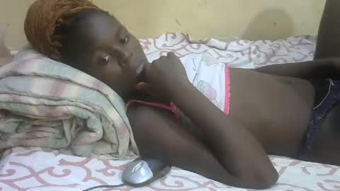 Snapshot of sweetvallerie chatting on 02/11/25, 11:33 sweetvallerie online show from 02/11/25, 11:33