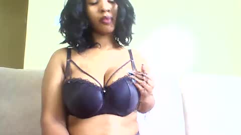 Snapshot of sweetveee chatting on 07/13/26, 10:18 Vee online show from 07/13/26, 10:18