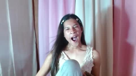 sweetvictoria2000 online show from 11/05/25, 06:57