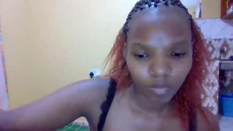 Snapshot of sweetwipe_africana14 chatting on 12/19/25, 04:03 Essy online show from 12/19/25, 04:03