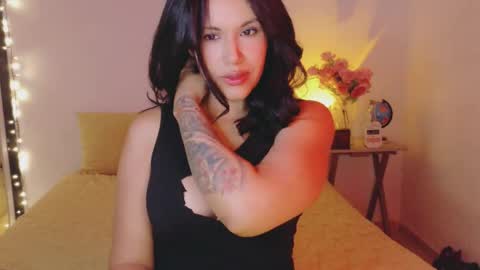 Snapshot of sweetx_miracle chatting on 09/21/25, 09:05 Malena online show from 09/21/25, 09:05