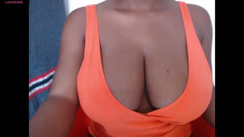 Snapshot of sweetxbigboobs chatting on 08/03/26, 10:21 Sweetxbigboobs online show from 08/03/26, 10:21