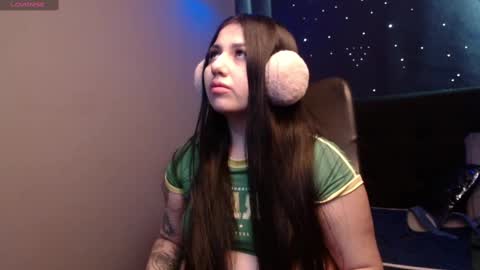 Snapshot of sweety_ashly chatting on 02/20/25, 02:35 Ashley 3 online show from 02/20/25, 02:35