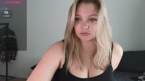 Snapshot of sweety_bettyyy chatting on 07/07/26, 06:58 Betty online show from 07/07/26, 06:58