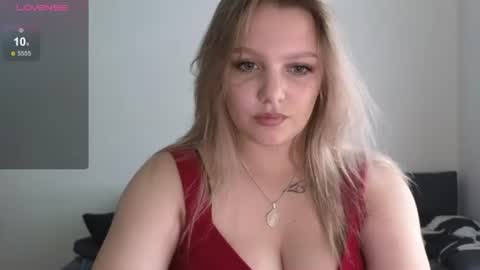 Snapshot of sweety_bettyyy chatting on 07/09/26, 11:03 Betty online show from 07/09/26, 11:03