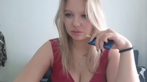Snapshot of sweety_bettyyy chatting on 07/24/26, 04:43 Betty online show from 07/24/26, 04:43