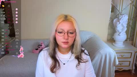 Hot Candy online show from 11/22/25, 11:20