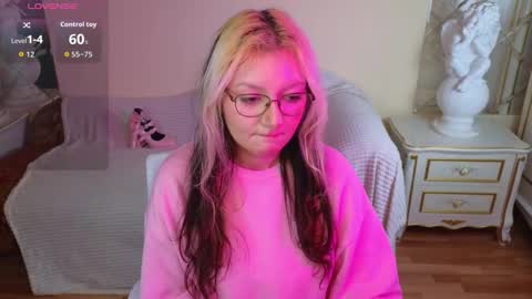 Hot Candy online show from 12/01/25, 11:59