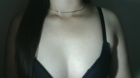 sweety_princess15 online show from 10/08/25, 03:31