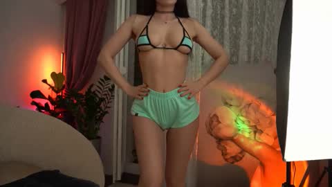 Snapshot of sweety_rinushka_ chatting on 01/28/25, 04:19 Katerina online show from 01/28/25, 04:19
